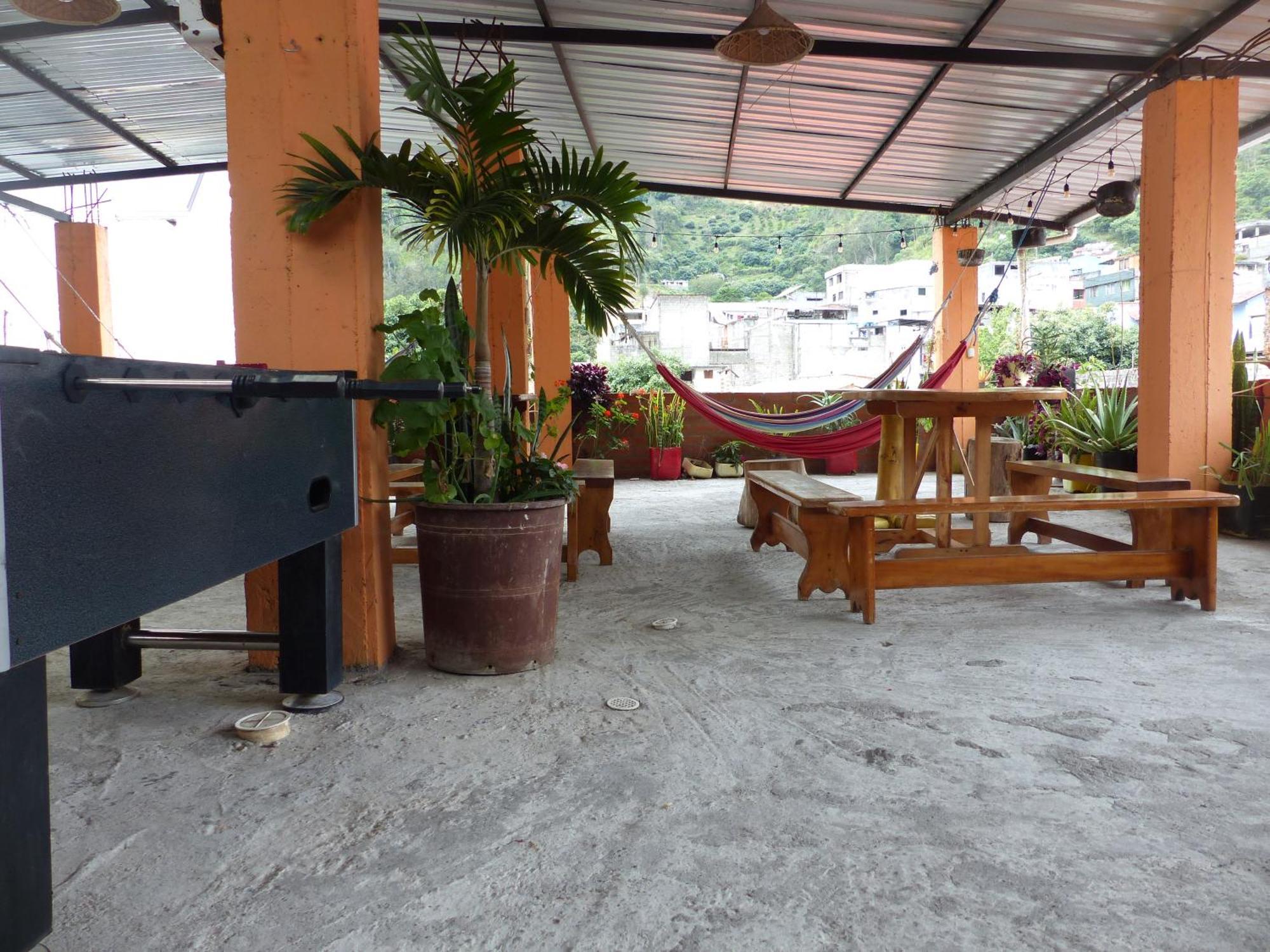 Hostal La Casa Amarilla City บาญอส ภายนอก รูปภาพ