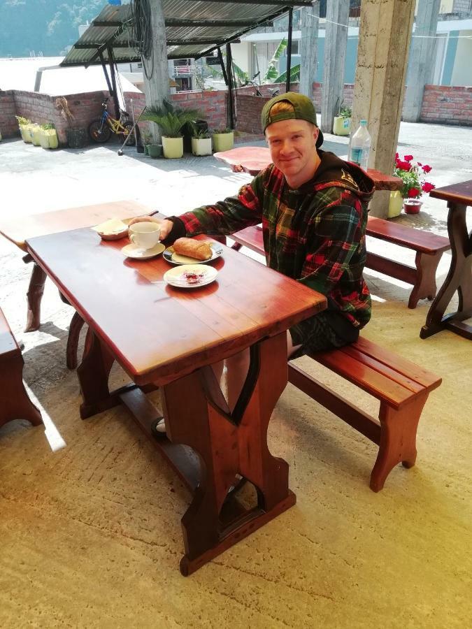 Hostal La Casa Amarilla City บาญอส ภายนอก รูปภาพ
